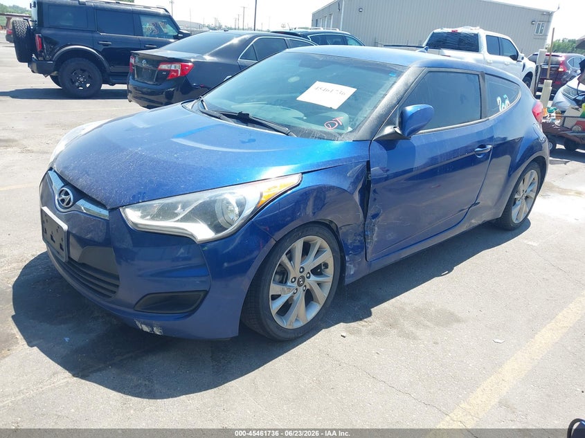 2016 Hyundai Veloster VIN KMHTC6AD3GU288202 IAAI salvage auction — SIDE, Salvage Title, sold $725 on 2026-07-30 (photo 2)