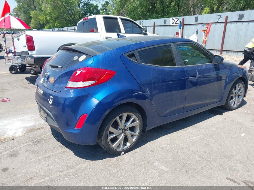 2016 Hyundai Veloster VIN KMHTC6AD3GU288202 IAAI salvage auction — SIDE, Salvage Title, sold $725 on 2026-07-30 (photo 4)