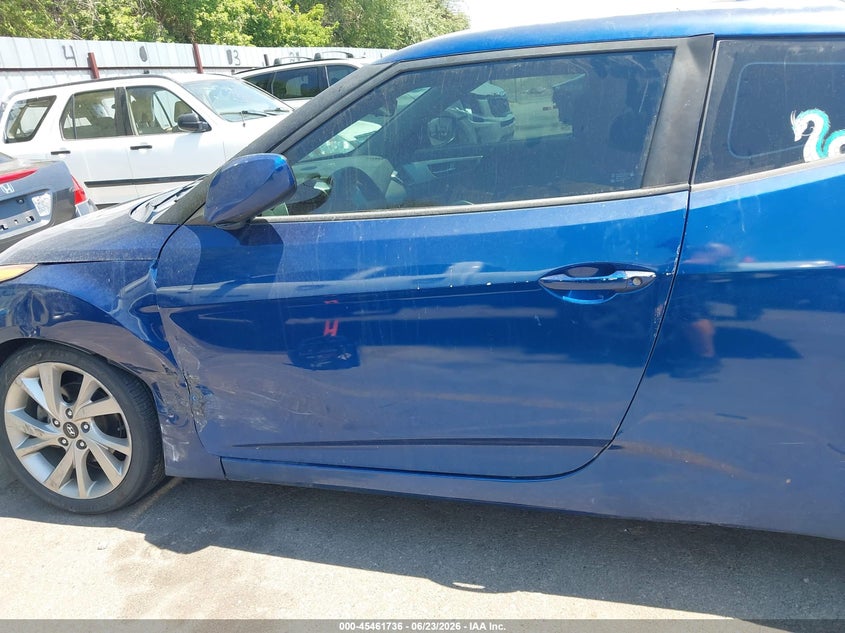 2016 Hyundai Veloster VIN KMHTC6AD3GU288202 IAAI salvage auction — SIDE, Salvage Title, sold $725 on 2026-07-30 (photo 6)