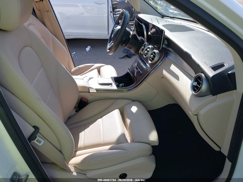 2020 Mercedes-benz Glc VIN WDC0G8EB8LF722879 IAAI salvage auction — LEFT & RIGHT, Salvage Title, sold $3,950 on 2026-07-28 (photo 5)