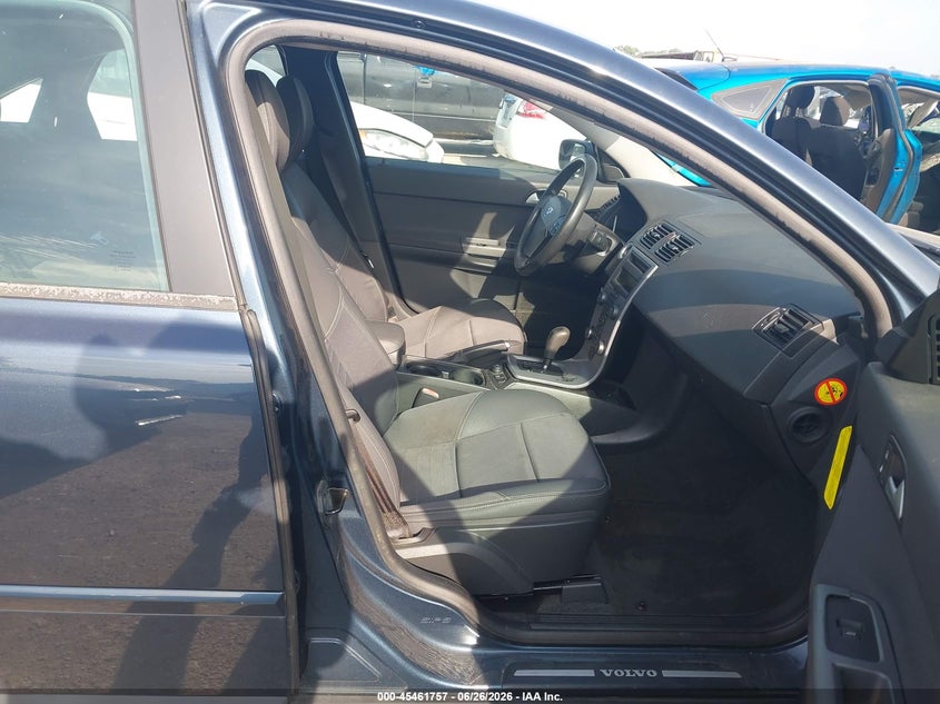 2005 Volvo S40 VIN YV1MS382552067623 IAAI salvage auction — NORMAL WEAR, Original (Texas), sold $325 on 2026-07-21 (photo 5)