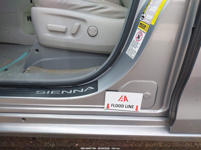 2011 Toyota Sienna VIN 5TDYK3DC2BS123947 IAAI salvage auction — WATER/FLOOD, Salvage (Texas), sold $3,300 on 2026-07-10 (photo 6)