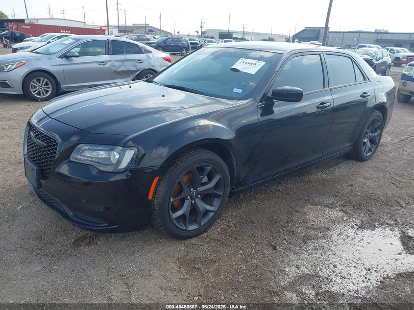 2023 Chrysler 300 VIN 2C3CCAAG8PH613905 IAAI salvage auction — UNKNOWN, Wait Title, sold $10,000 on 2026-08-19 (photo 2)