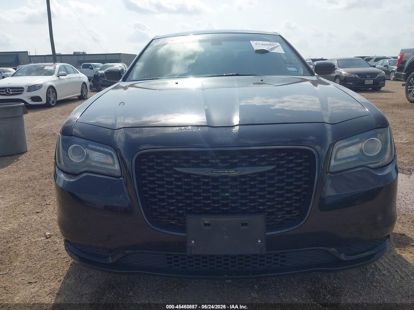 2023 Chrysler 300 VIN 2C3CCAAG8PH613905 IAAI salvage auction — UNKNOWN, Wait Title, sold $10,000 on 2026-08-19 (photo 6)