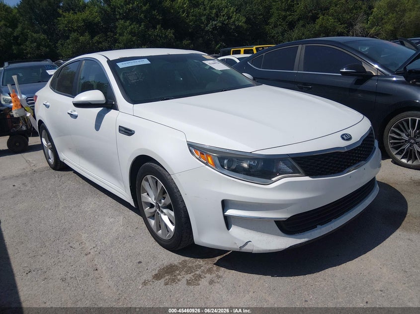 2018 Kia Optima VIN 5XXGT4L32JG256983 IAAI salvage auction — MECHANICAL, Original (Texas), sold $2,375 on 2026-07-06 (photo 1)