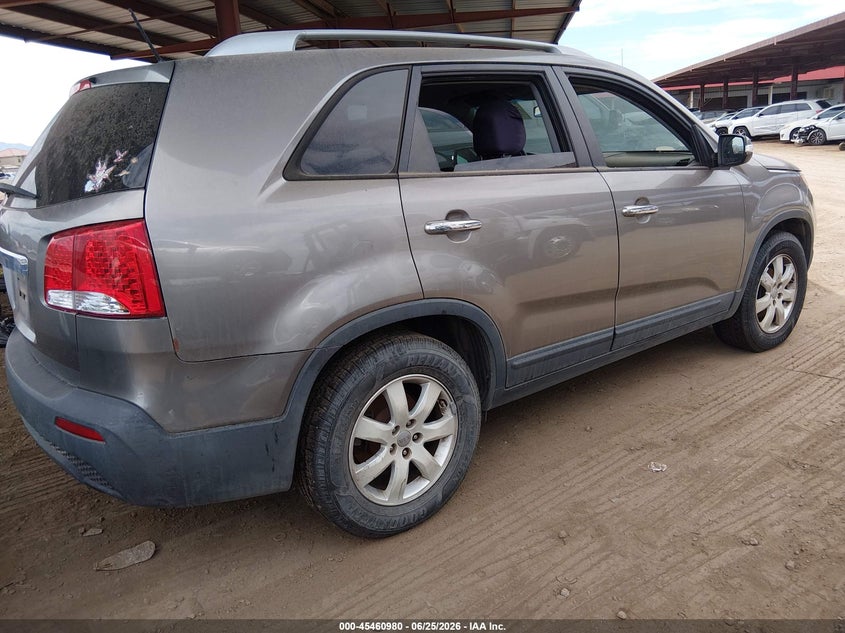 2013 Kia Sorento VIN 5XYKT4A23DG350732 IAAI salvage auction — NORMAL WEAR, Clear-Dealer Only (Arizona), sold $350 on 2026-07-28 (photo 4)