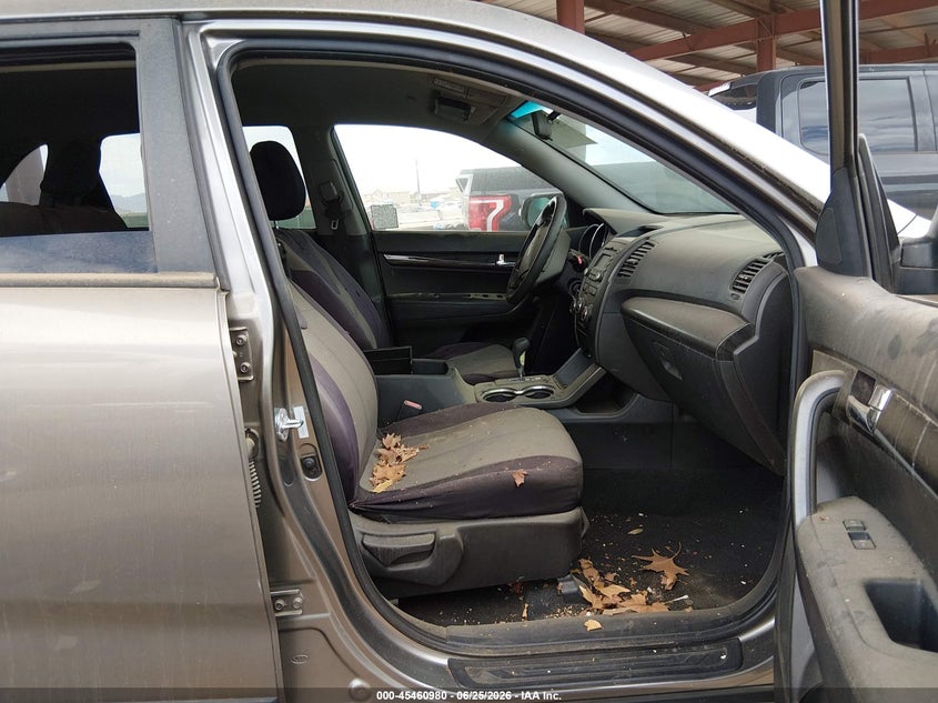 2013 Kia Sorento VIN 5XYKT4A23DG350732 IAAI salvage auction — NORMAL WEAR, Clear-Dealer Only (Arizona), sold $350 on 2026-07-28 (photo 5)
