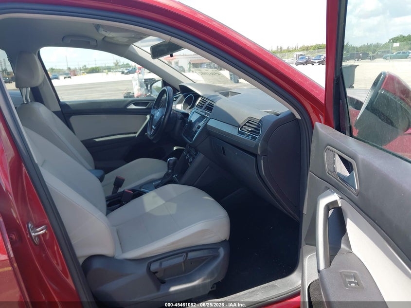 2019 Volkswagen Tiguan VIN 3VV3B7AX0KM135699 IAAI salvage auction — LEFT FRONT, Rebuildable (Florida), sold $3,450 on 2026-08-19 (photo 5)