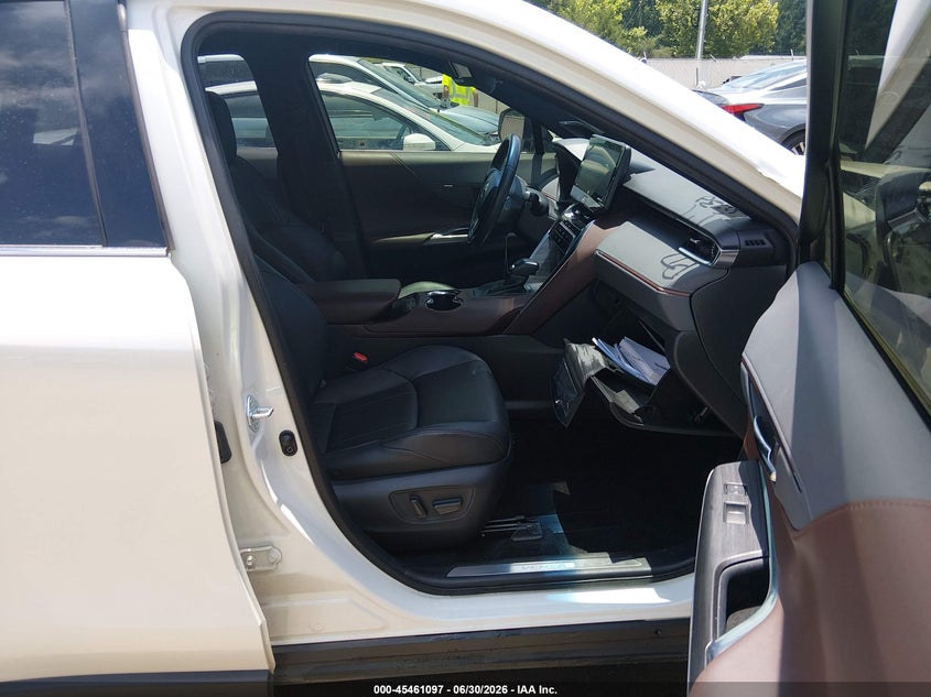 2021 Toyota Venza VIN JTEAAAAHXMJ014074 IAAI salvage auction — RIGHT FRONT, Salvage (Mississippi), sold $15,350 on 2026-07-16 (photo 5)