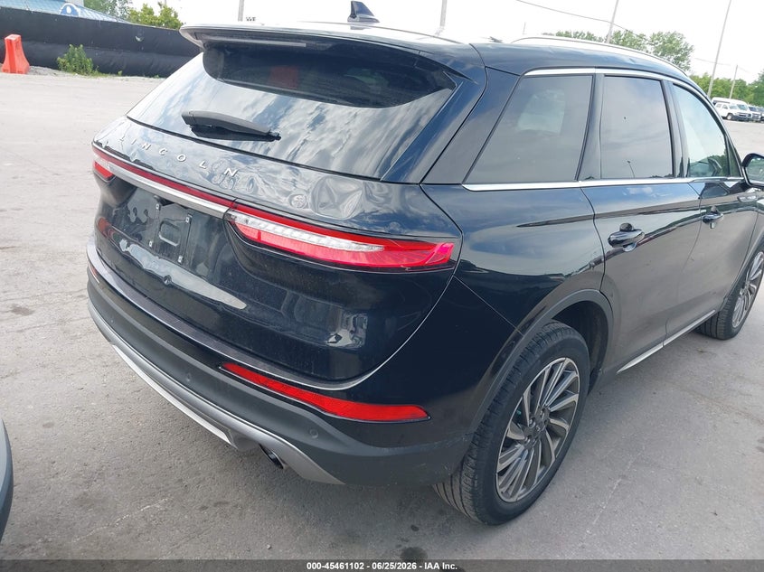 2023 Lincoln Corsair VIN 5LMCJ2DA6PUL14269 IAAI salvage auction — HAIL, Salvage Title, sold $8,000 on 2026-07-28 (photo 4)