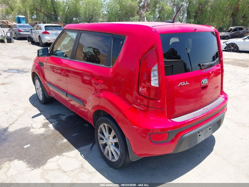 2013 Kia Soul VIN KNDJT2A65D7555825 IAAI salvage auction — NORMAL WEAR, Clear - Dealer Only (California), sold $400 on 2026-07-21 (photo 3)
