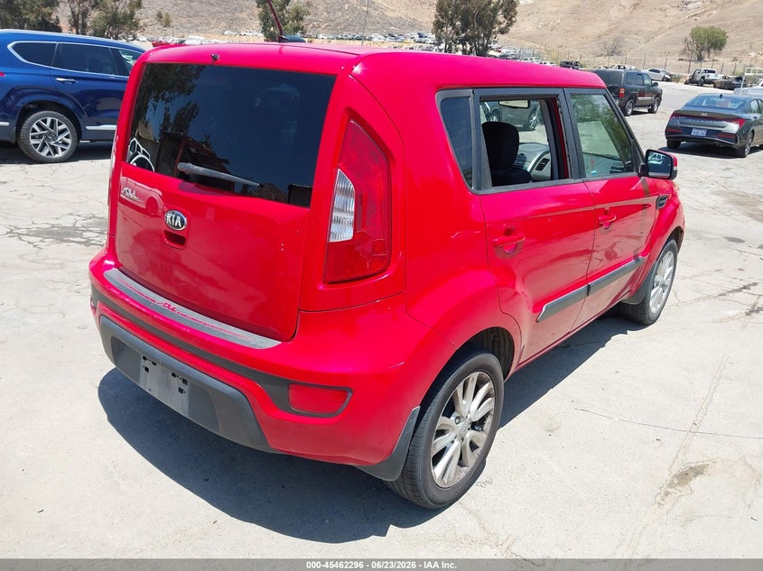 2013 Kia Soul VIN KNDJT2A65D7555825 IAAI salvage auction — NORMAL WEAR, Clear - Dealer Only (California), sold $400 on 2026-07-21 (photo 4)