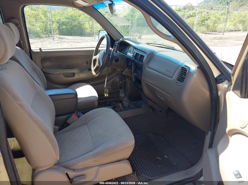2001 Toyota Tacoma VIN 5TEWM72N51Z767473 IAAI salvage auction — NORMAL WEAR, Clear (Pennsylvania), sold $1,125 on 2026-07-21 (photo 5)