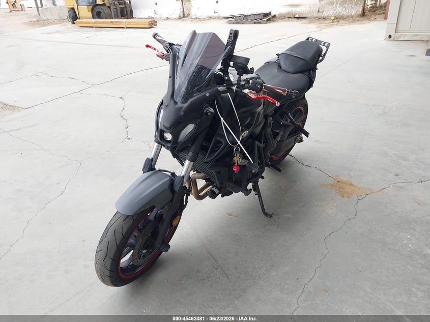 2022 Yamaha VIN JYARM32Y8NA001202 IAAI salvage auction — SIDE, Salvage (California), sold $2,900 on 2026-07-14 (photo 2)