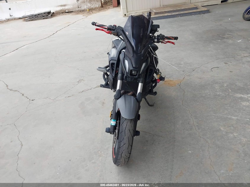 2022 Yamaha VIN JYARM32Y8NA001202 IAAI salvage auction — SIDE, Salvage (California), sold $2,900 on 2026-07-14 (photo 5)