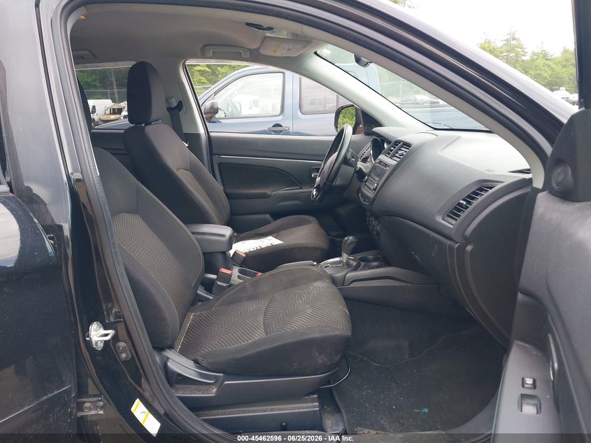 2016 Mitsubishi Outlander VIN JA4AR3AU1GZ026622 IAAI salvage auction — FRONT & REAR, Clear (Massachusetts), sold $1,050 on 2026-07-24 (photo 5)