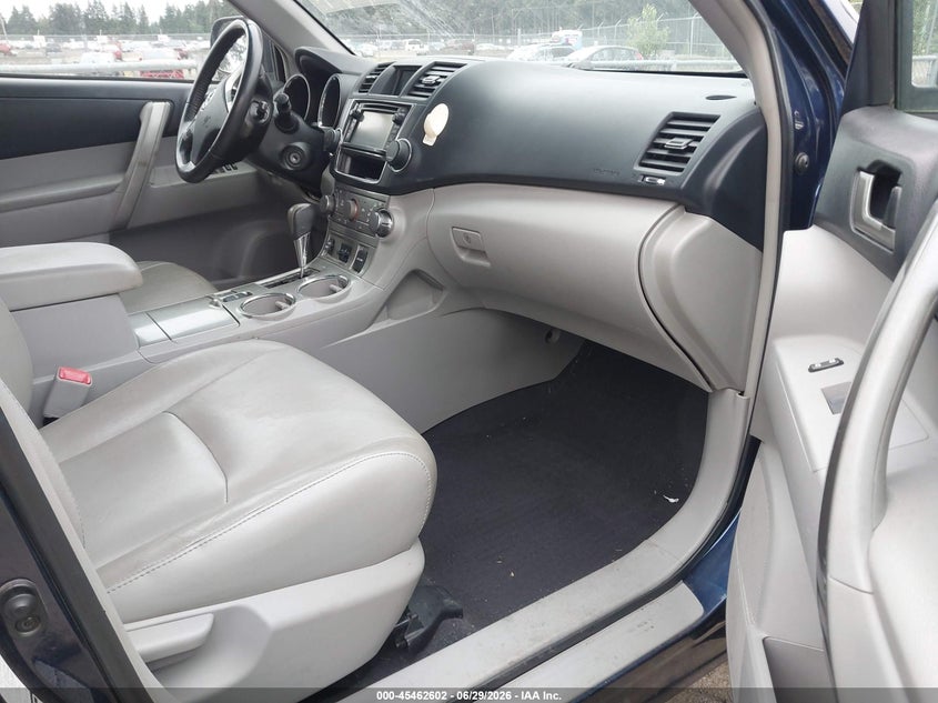 2013 Toyota Highlander VIN 5TDBK3EH1DS222116 IAAI salvage auction — REAR END, Bill Of Sale (Washington), sold $3,000 on 2026-07-22 (photo 5)
