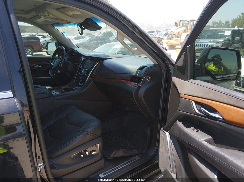 2015 Cadillac VIN 1GYS4TKJ3FR665963 IAAI salvage auction — SIDE, Salvage Title, sold $4,650 on 2026-08-02 (photo 5)