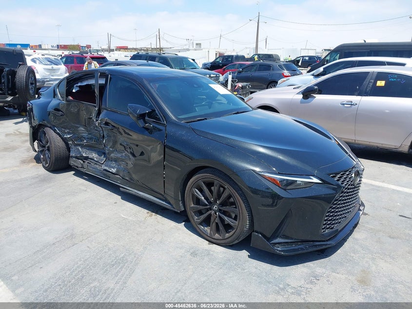 2022 Lexus Is VIN JTHDA1D24N5121848 IAAI salvage auction — SIDE, Wait Title, sold $11,900 on 2026-08-31 (photo 1)