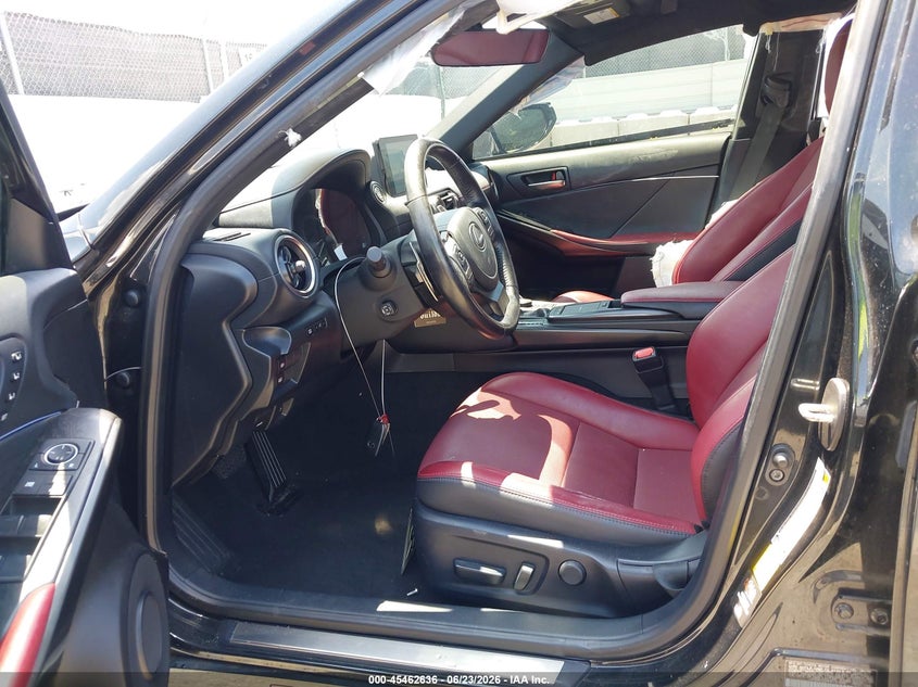 2022 Lexus Is VIN JTHDA1D24N5121848 IAAI salvage auction — SIDE, Wait Title, sold $11,900 on 2026-08-31 (photo 5)