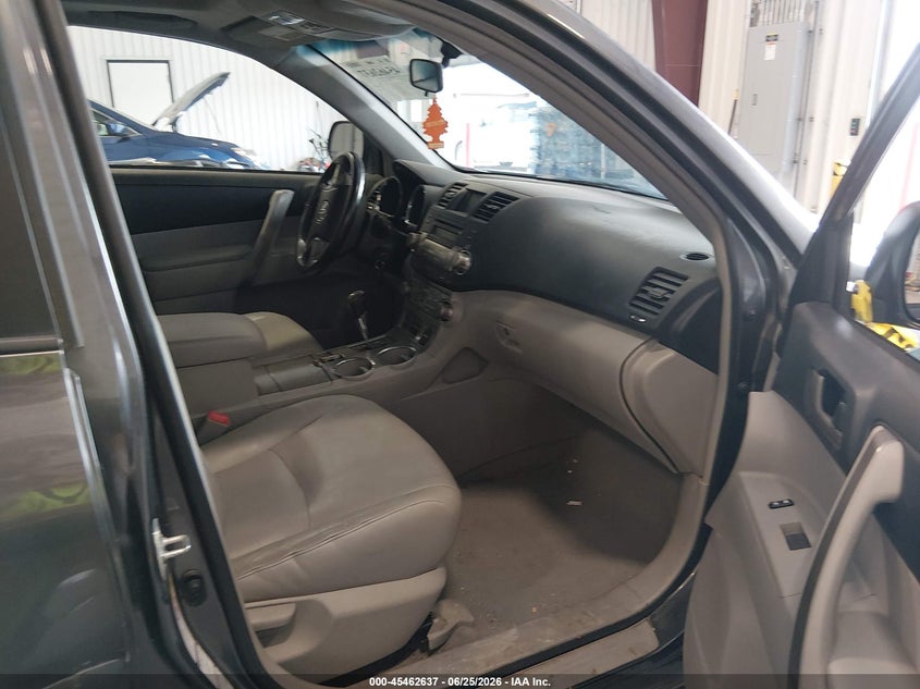 2010 Toyota Highlander VIN 5TDJK3EH0AS023677 IAAI salvage auction — RIGHT SIDE, Salvage (Colorado), sold $775 on 2026-07-31 (photo 5)