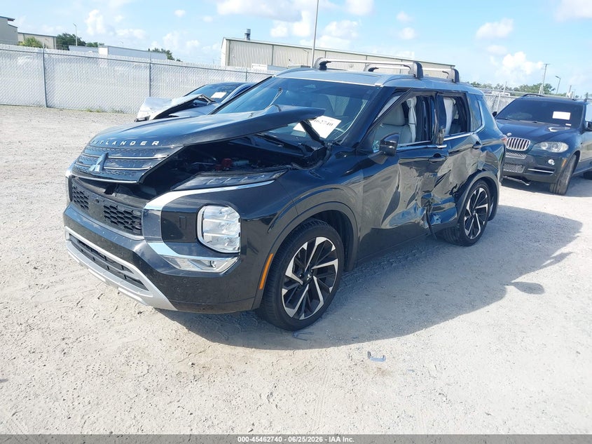 2024 Mitsubishi Outlander VIN JA4J4WA88RZ032620 IAAI salvage auction — LEFT SIDE, Salvage Title, sold $4,150 on 2026-07-21 (photo 2)
