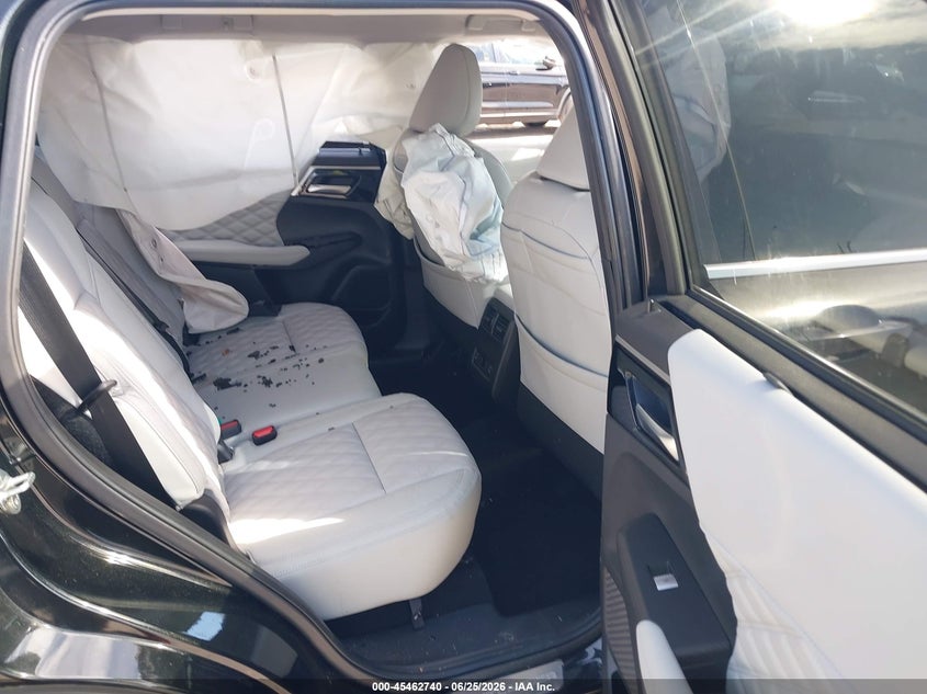2024 Mitsubishi Outlander VIN JA4J4WA88RZ032620 IAAI salvage auction — LEFT SIDE, Salvage Title, sold $4,150 on 2026-07-21 (photo 8)