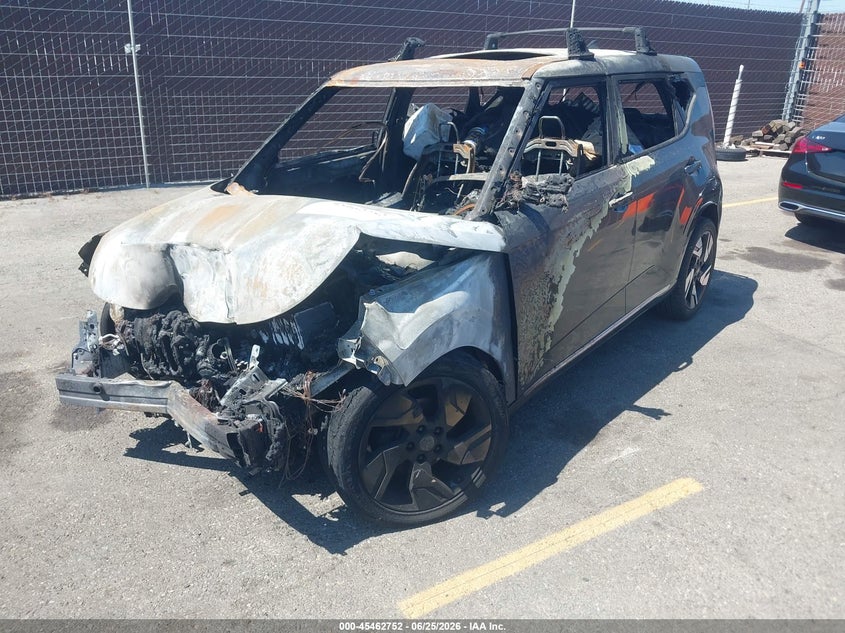 2023 Kia Soul VIN KNDJ53AUXP7884622 IAAI salvage auction — BURN, Salvage (California), sold $100 on 2026-07-29 (photo 2)