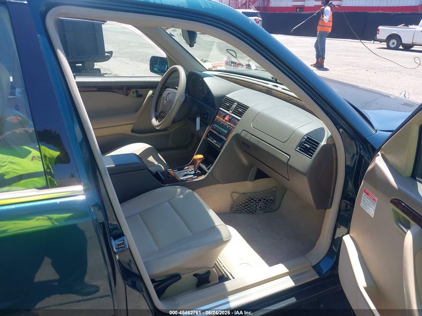 1997 Mercedes-benz C-klasse VIN WDBHA23E8VF520663 IAAI salvage auction — FRONT END, Salvage - Greater Than 75% (Maryland), sold $275 on 2026-07-31 (photo 5)