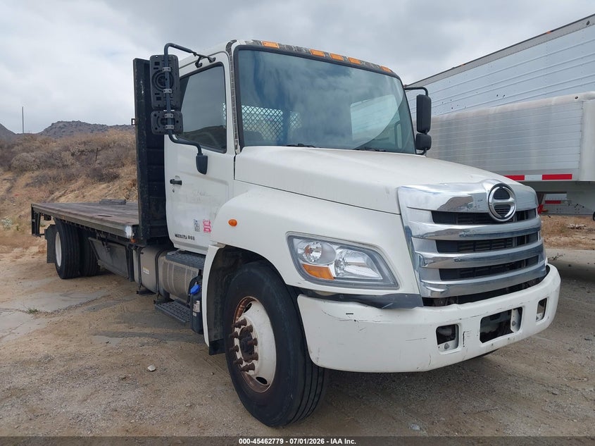 2013 Hino 258/268 VIN 5PVNE8JT9D4S55288 — IAAI salvage auction photo
