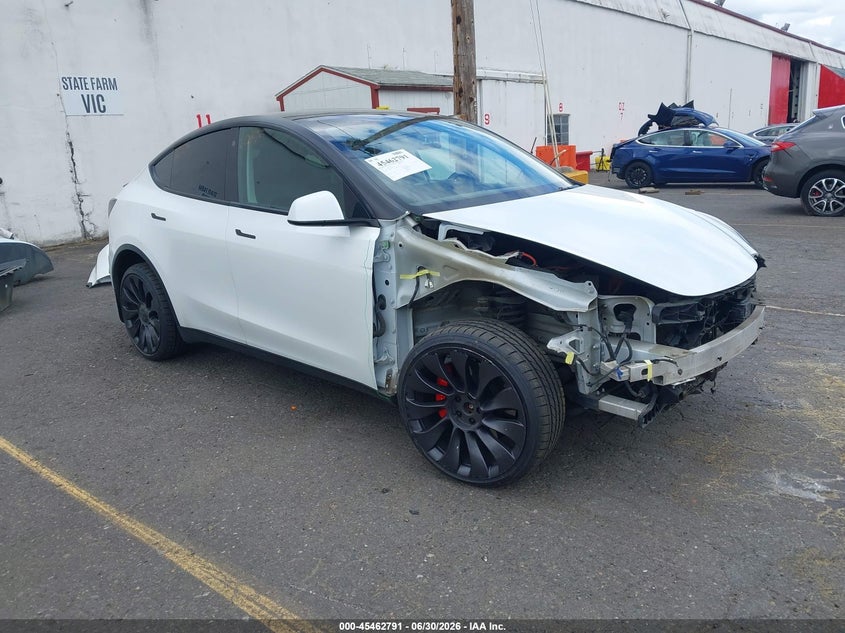 2021 Tesla Model y VIN 5YJYGDEF5MF146713 IAAI salvage auction — FRONT END, Wait Title, sold $8,200 on 2026-10-04 (photo 1)