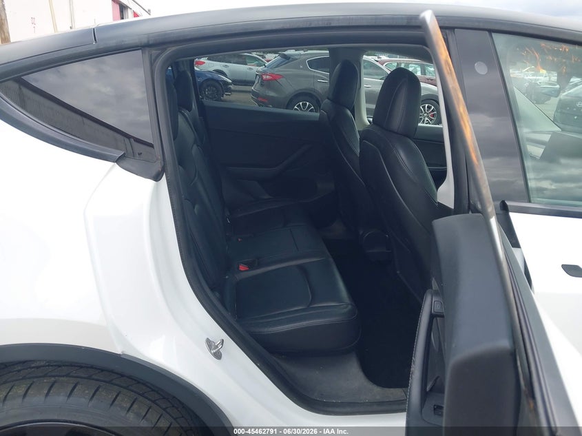 2021 Tesla Model y VIN 5YJYGDEF5MF146713 IAAI salvage auction — FRONT END, Wait Title, sold $8,200 on 2026-10-04 (photo 8)