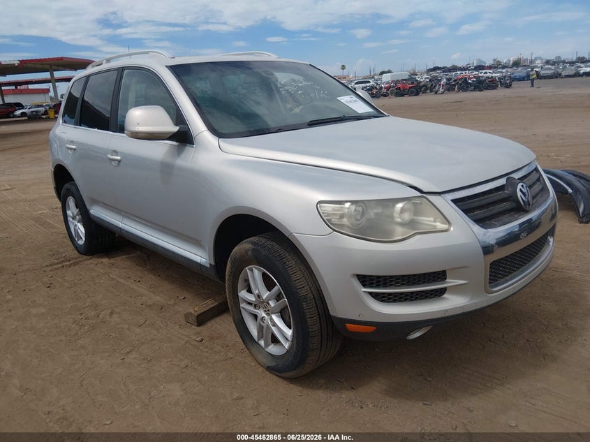 2009 Volkswagen Touareg VIN WVGBE77L69D016899 IAAI salvage auction — NORMAL WEAR, Clear (Texas), sold $500 on 2026-07-07 (photo 1)