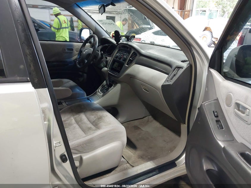 2002 Toyota Highlander VIN JTEGF21A520070284 IAAI salvage auction — NORMAL WEAR, Clear (New York), sold $400 on 2026-07-22 (photo 5)