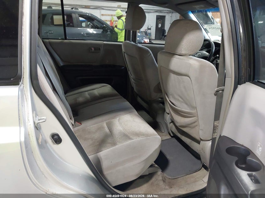 2002 Toyota Highlander VIN JTEGF21A520070284 IAAI salvage auction — NORMAL WEAR, Clear (New York), sold $400 on 2026-07-22 (photo 8)