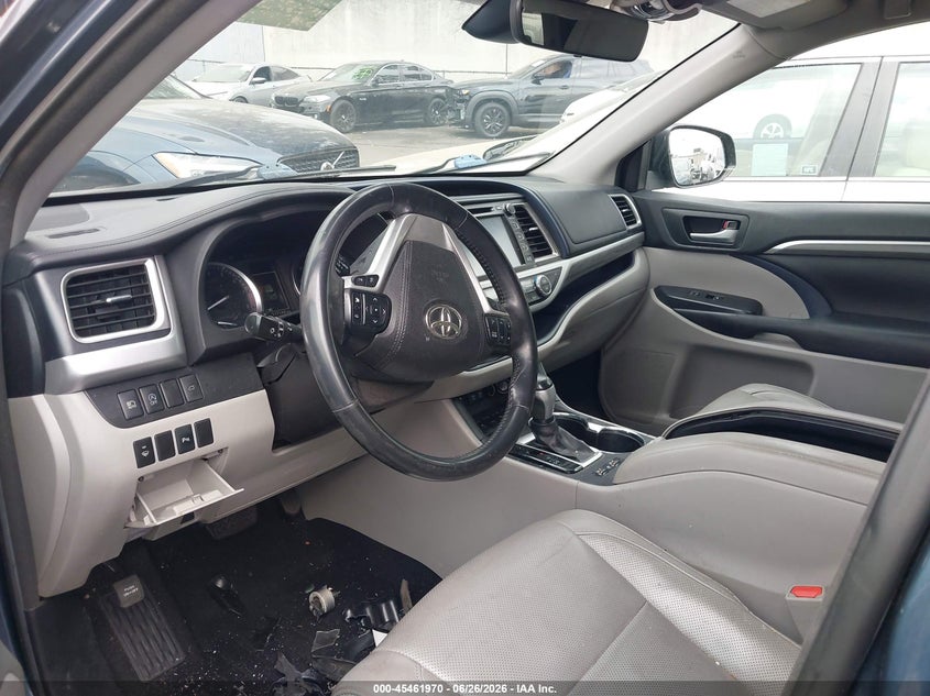 2017 Toyota Highlander VIN 5TDDZRFH5HS447375 IAAI salvage auction — LEFT FRONT, Salvage Certificate (California), sold $7,400 on 2026-07-29 (photo 5)