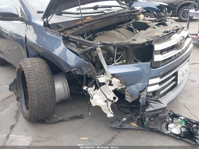2017 Toyota Highlander VIN 5TDDZRFH5HS447375 IAAI salvage auction — LEFT FRONT, Salvage Certificate (California), sold $7,400 on 2026-07-29 (photo 6)