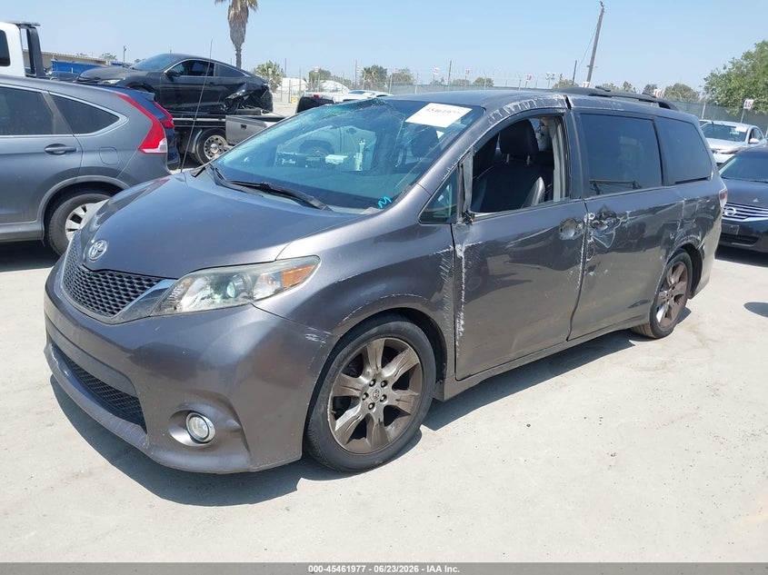 2012 Toyota Sienna VIN 5TDXK3DC2CS276888 IAAI salvage auction — ROLLOVER, Salvage Title, sold $650 on 2026-07-29 (photo 2)