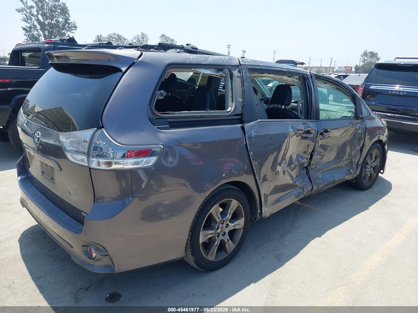2012 Toyota Sienna VIN 5TDXK3DC2CS276888 IAAI salvage auction — ROLLOVER, Salvage Title, sold $650 on 2026-07-29 (photo 4)