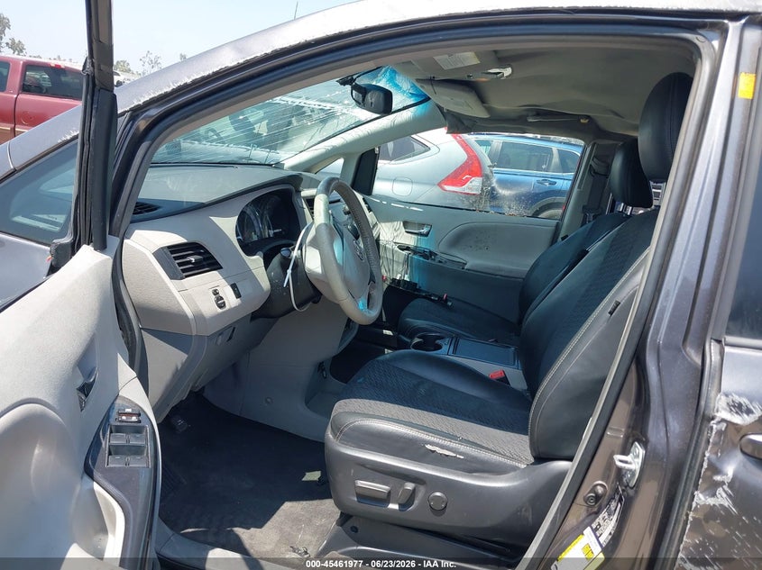 2012 Toyota Sienna VIN 5TDXK3DC2CS276888 IAAI salvage auction — ROLLOVER, Salvage Title, sold $650 on 2026-07-29 (photo 5)