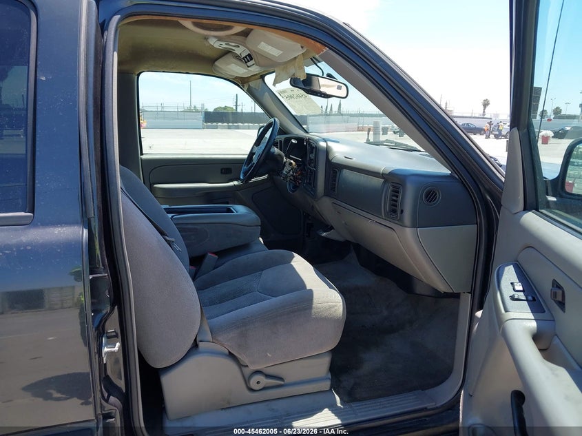 2005 Chevrolet Suburban 1500 VIN 3GNEC16Z35G155225 IAAI salvage auction — THEFT, Salvage (California), sold $675 on 2026-07-08 (photo 5)