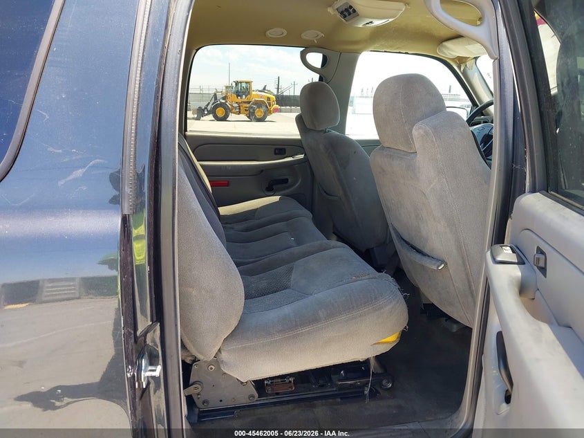 2005 Chevrolet Suburban 1500 VIN 3GNEC16Z35G155225 IAAI salvage auction — THEFT, Salvage (California), sold $675 on 2026-07-08 (photo 8)