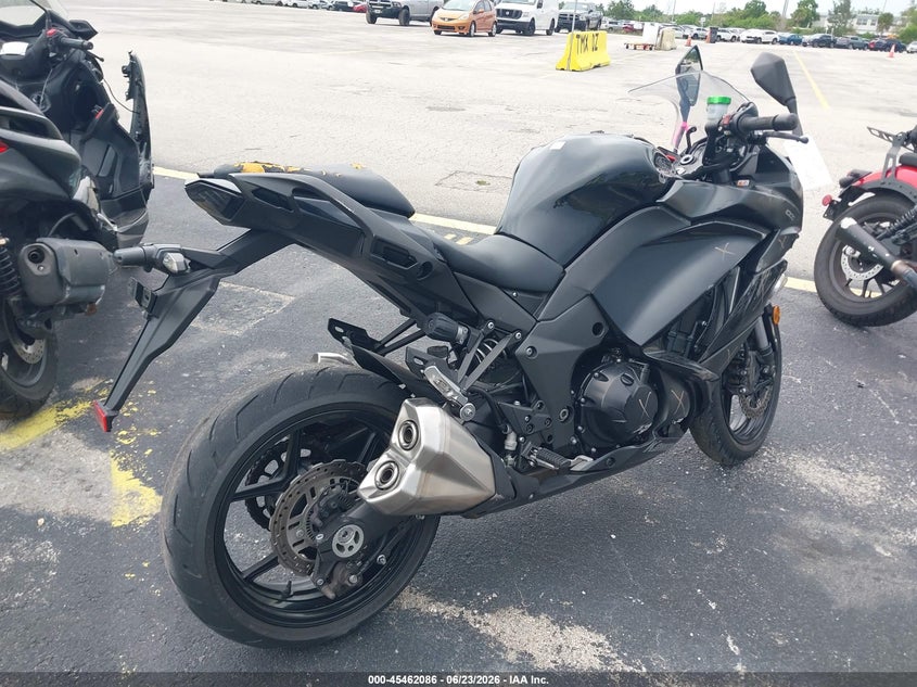 2019 Kawasaki Zx VIN JKAZXCW1XKA021157 IAAI salvage auction — RIGHT SIDE, Rebuildable (Florida), sold $3,700 on 2026-07-08 (photo 4)