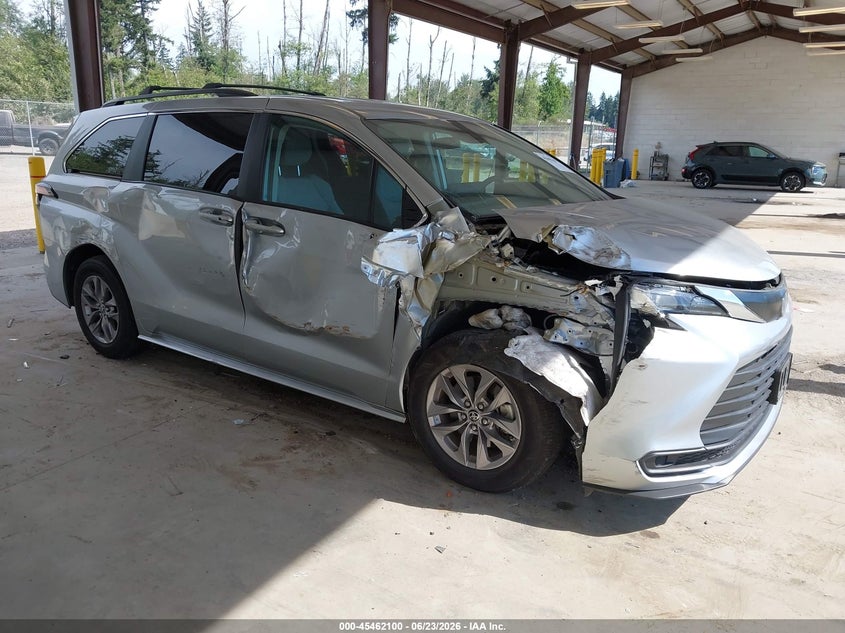 2022 Toyota Sienna VIN 5TDKSKFC0NS070053 IAAI salvage auction — SIDE, Bill Of Sale (Washington), sold $13,100 on 2026-07-09 (photo 1)