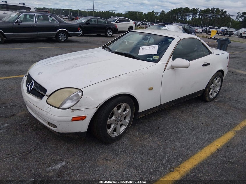1998 Mercedes-benz Slk-klasse VIN WDBKK47F2WF065604 IAAI salvage auction — NORMAL WEAR, Clear (South Carolina), sold $350 on 2026-07-29 (photo 2)