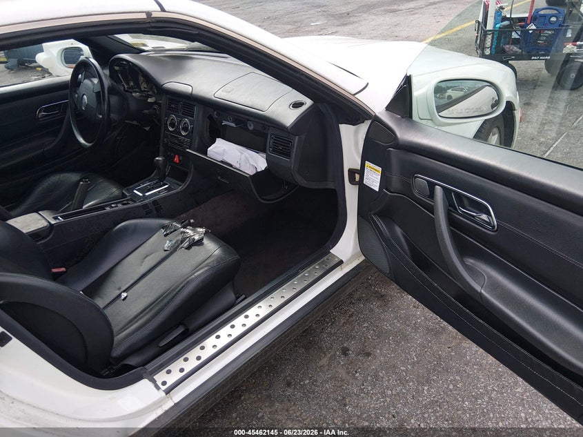 1998 Mercedes-benz Slk-klasse VIN WDBKK47F2WF065604 IAAI salvage auction — NORMAL WEAR, Clear (South Carolina), sold $350 on 2026-07-29 (photo 5)