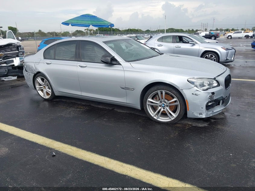 2015 BMW 7er VIN WBAYA6C5XFD826928 IAAI salvage auction — RIGHT SIDE, Salvage Title, sold $1,250 on 2026-07-30 (photo 1)