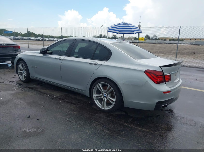 2015 BMW 7er VIN WBAYA6C5XFD826928 IAAI salvage auction — RIGHT SIDE, Salvage Title, sold $1,250 on 2026-07-30 (photo 3)