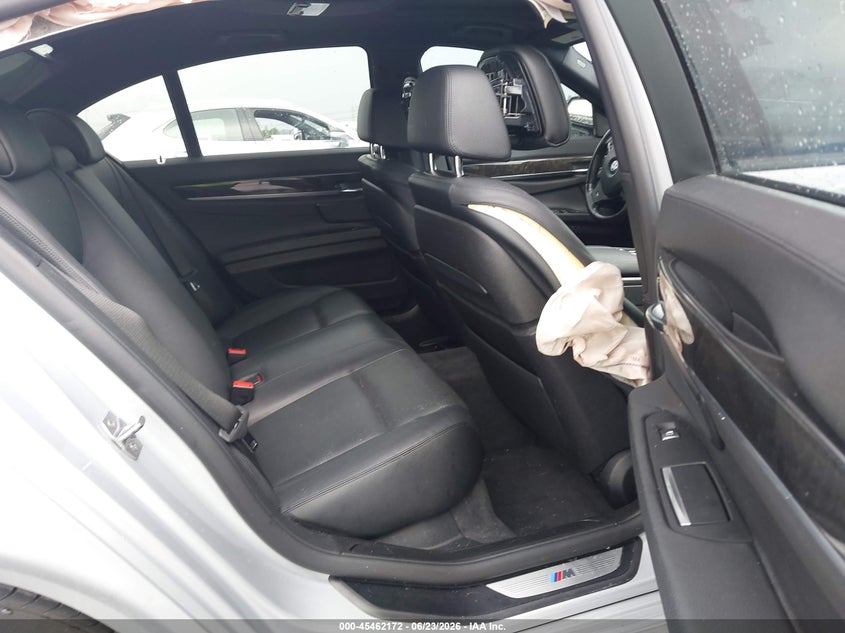 2015 BMW 7er VIN WBAYA6C5XFD826928 IAAI salvage auction — RIGHT SIDE, Salvage Title, sold $1,250 on 2026-07-30 (photo 8)