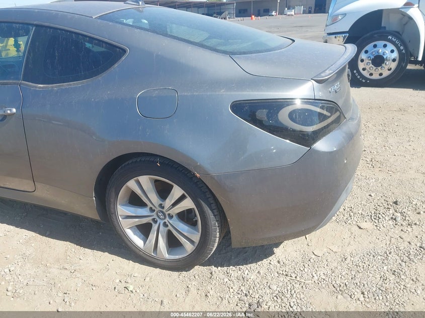 2011 Hyundai Genesis VIN KMHHU6KH2BU046014 IAAI salvage auction — NORMAL WEAR, Salvage Title - Dealer (California), sold $500 on 2026-07-29 (photo 6)